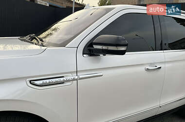 Внедорожник / Кроссовер Lincoln Navigator 2018 в 