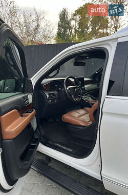 Внедорожник / Кроссовер Lincoln Navigator 2018 в 