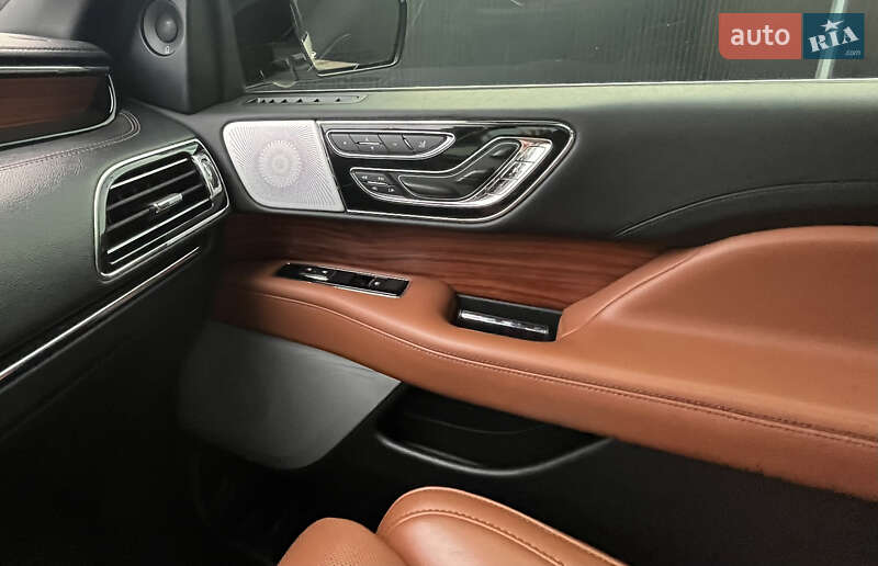 Внедорожник / Кроссовер Lincoln Navigator 2018 в Киеве