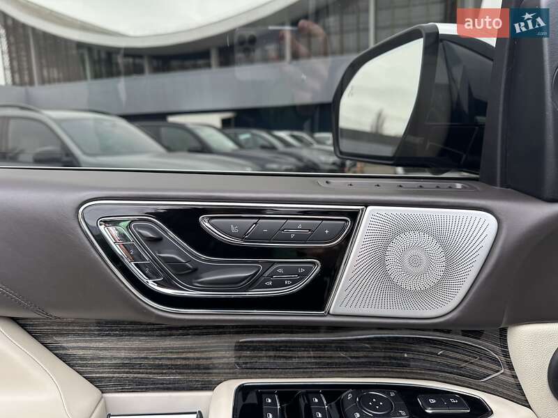 Позашляховик / Кросовер Lincoln Navigator 2019 в Києві