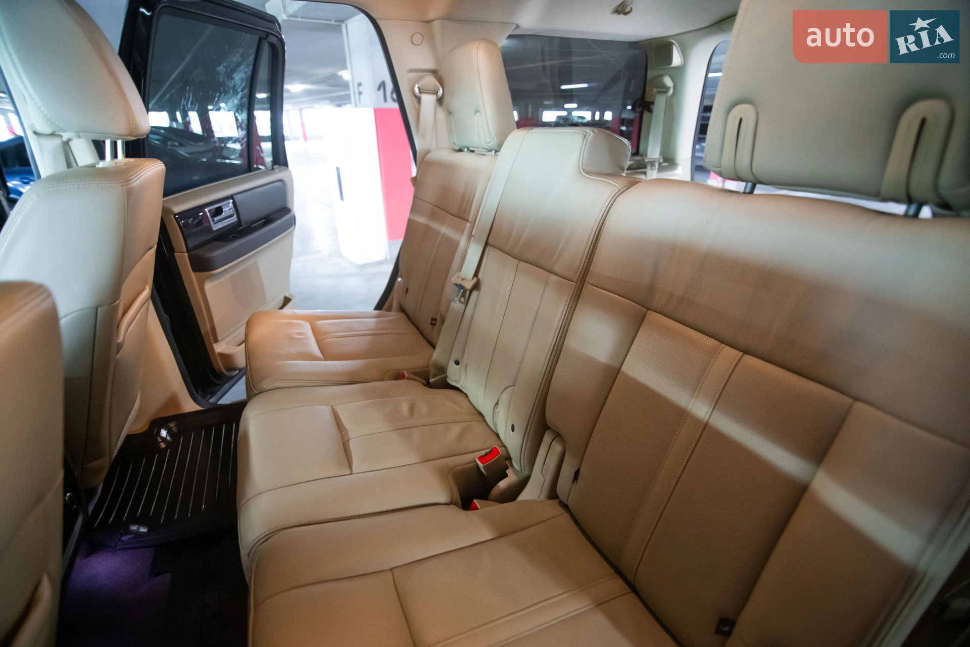 2015 Lincoln Navigator - мініатюра 16