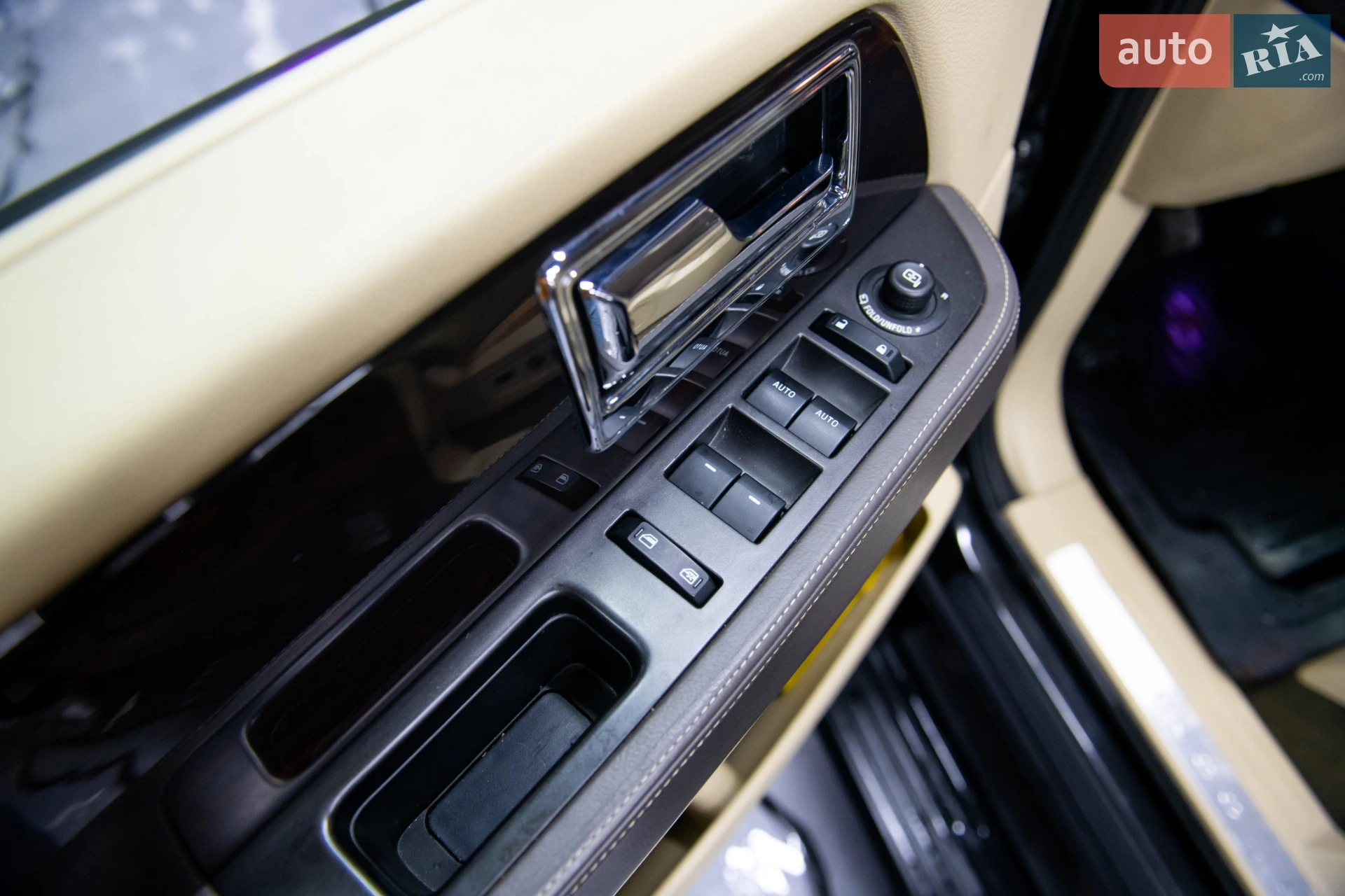 2015 Lincoln Navigator - мініатюра 90