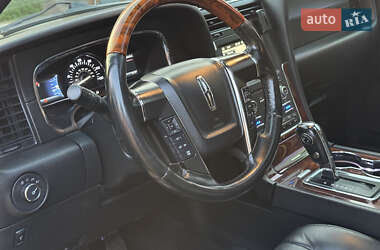 Внедорожник / Кроссовер Lincoln Navigator 2015 в 
