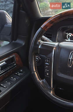 Внедорожник / Кроссовер Lincoln Navigator 2015 в 