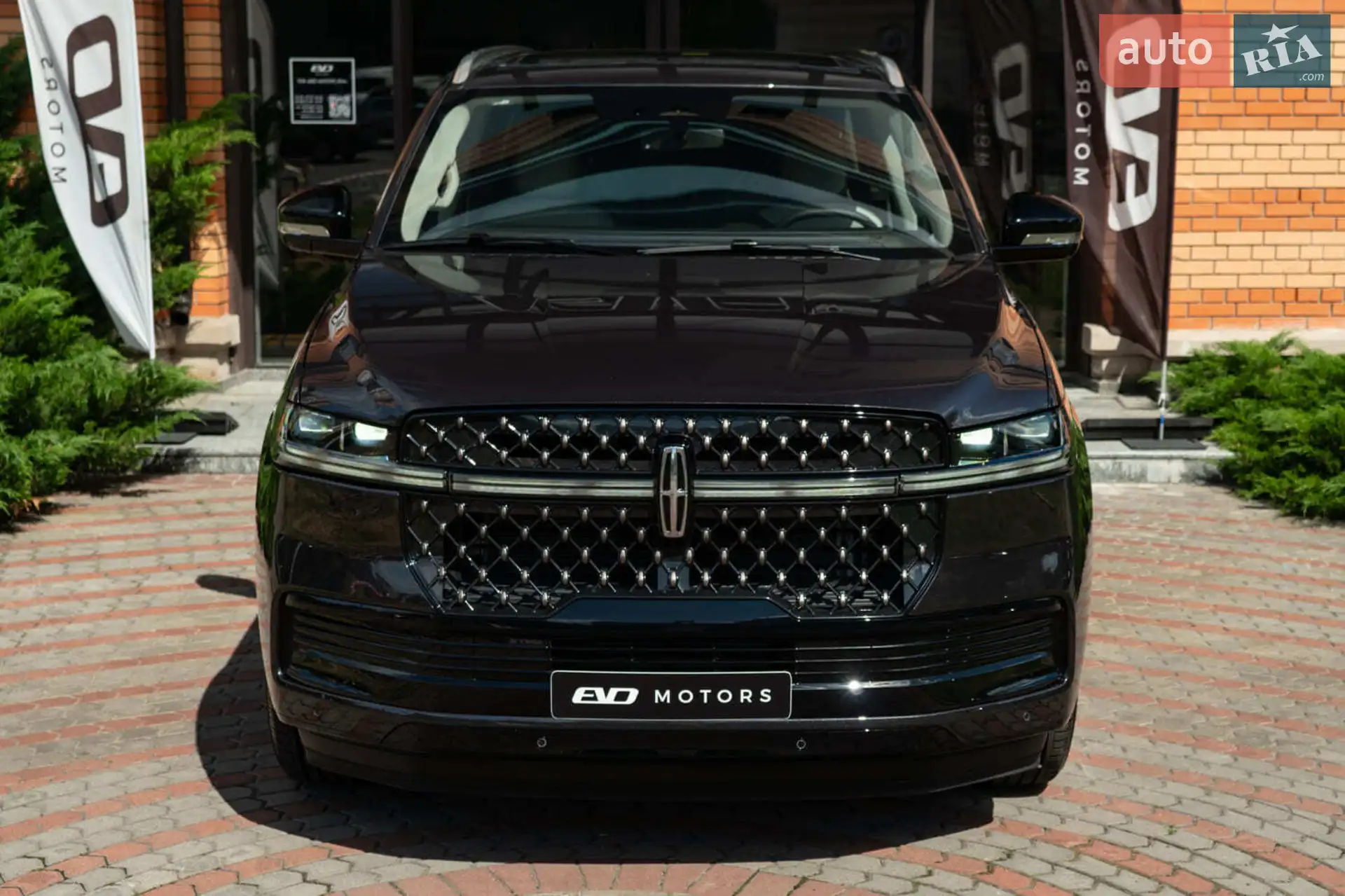 2025 Lincoln Navigator - мініатюра 23