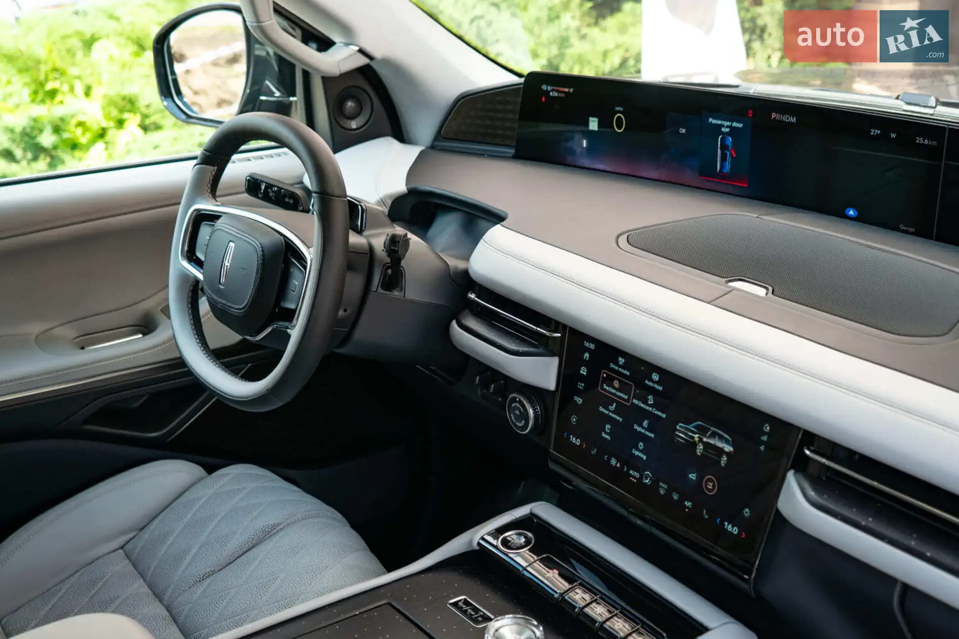 2025 Lincoln Navigator - мініатюра 39