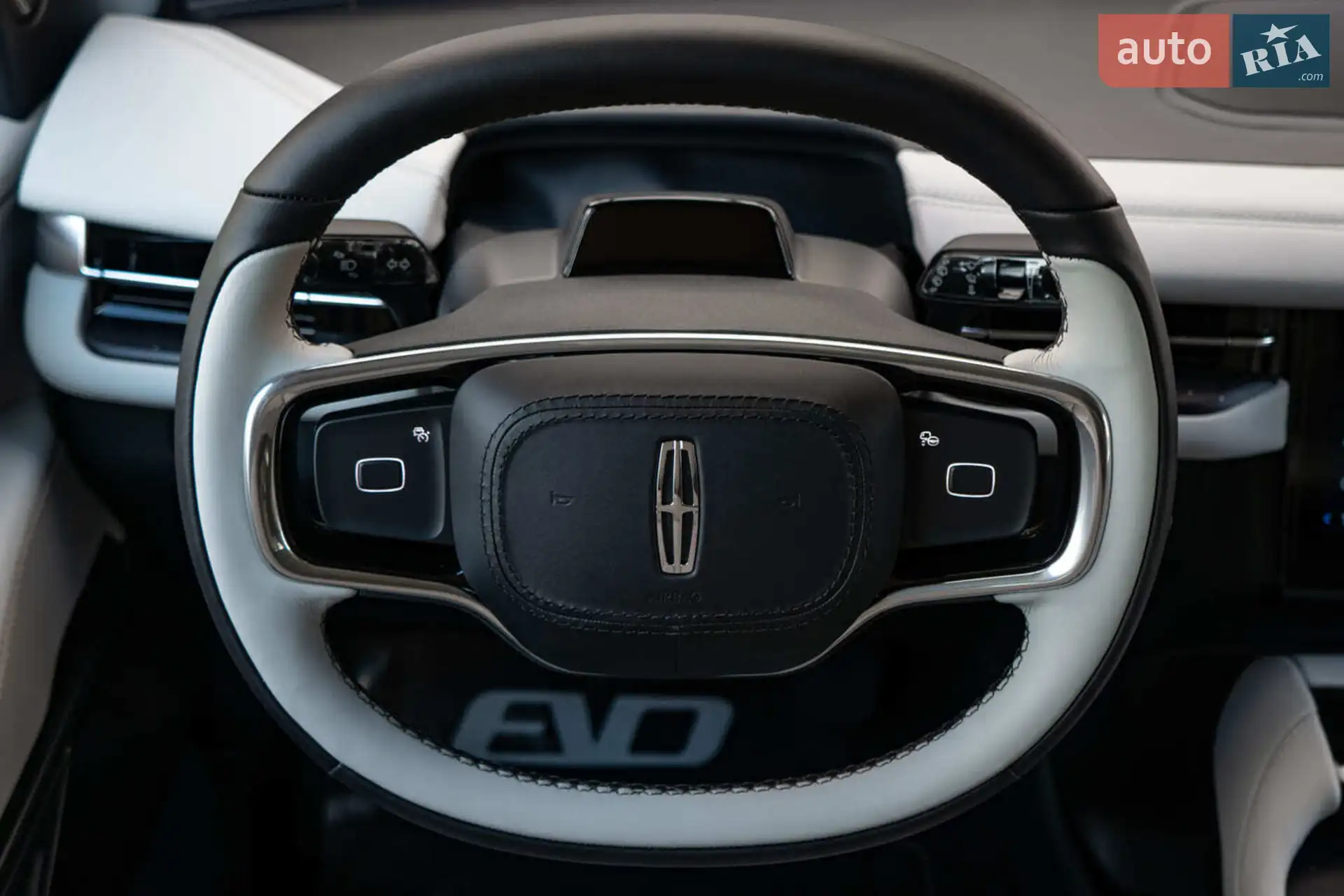 2025 Lincoln Navigator - мініатюра 27