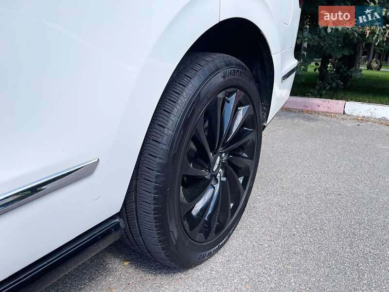 Внедорожник / Кроссовер Lincoln Navigator 2019 в Харькове