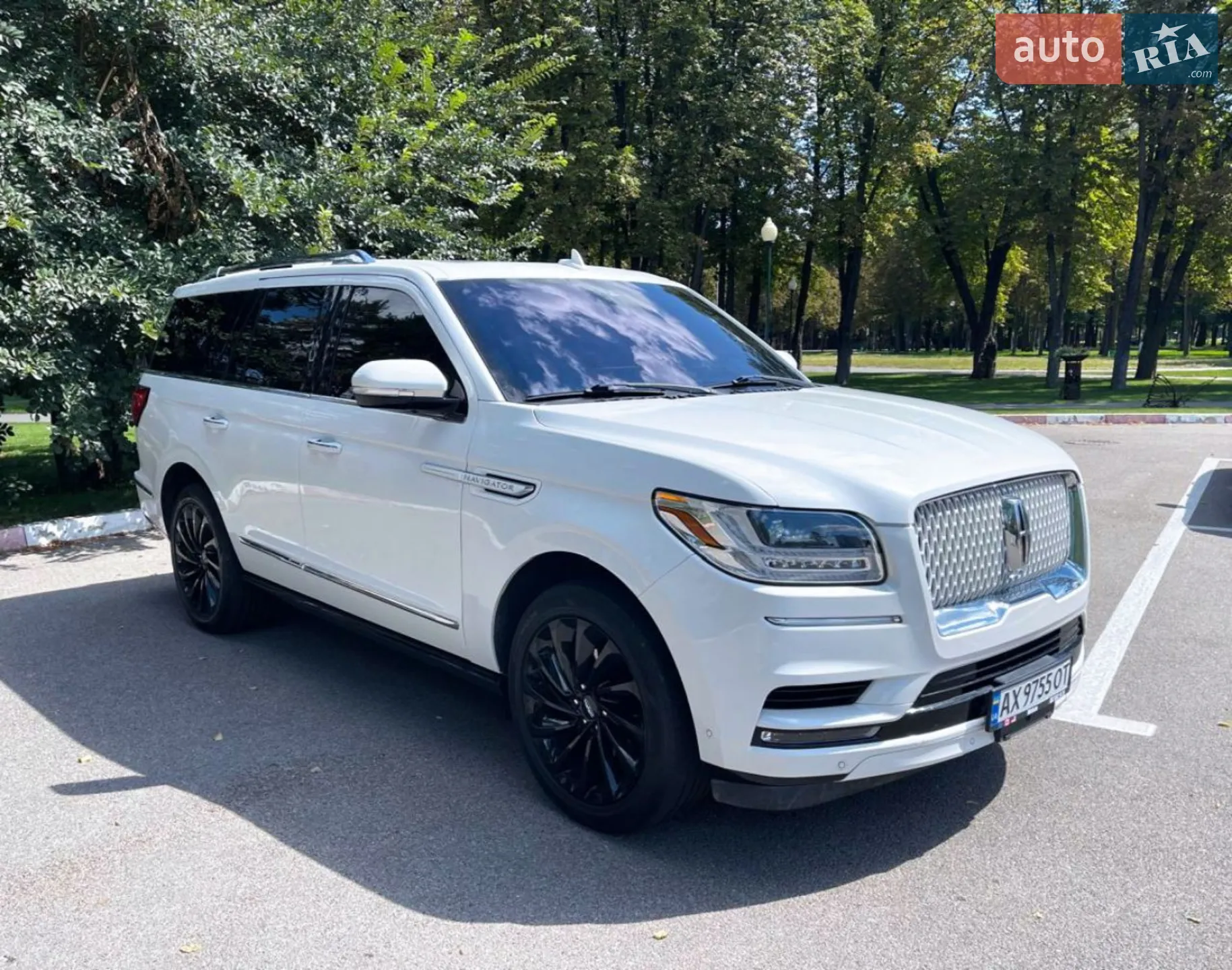 2019 Lincoln Navigator - мініатюра 2