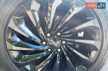 Внедорожник / Кроссовер Lincoln Navigator 2019 в 