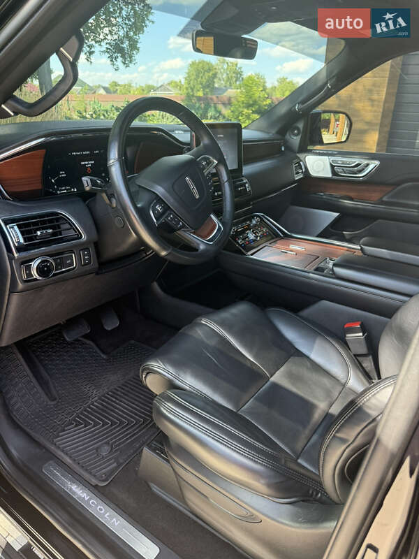 Позашляховик / Кросовер Lincoln Navigator 2020 в Володимирі фото 31 Позашляховик / Кросовер Lincoln Navigator 2020 в Володимирі