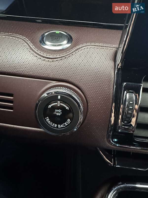 Внедорожник / Кроссовер Lincoln Navigator 2018 в Киеве фото 31 Внедорожник / Кроссовер Lincoln Navigator 2018 в Киеве