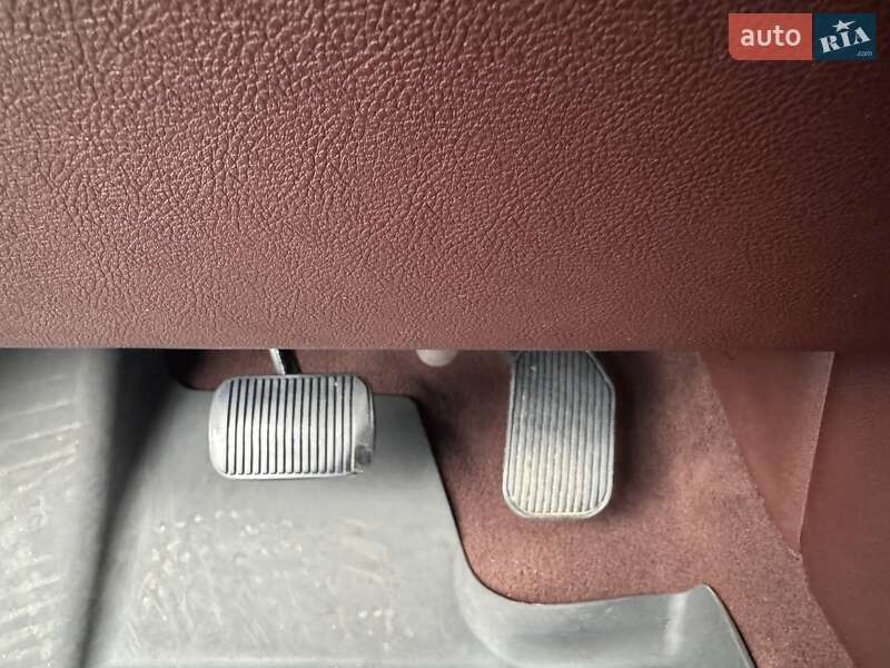 Внедорожник / Кроссовер Lincoln Navigator 2018 в Киеве фото 38 Внедорожник / Кроссовер Lincoln Navigator 2018 в Киеве