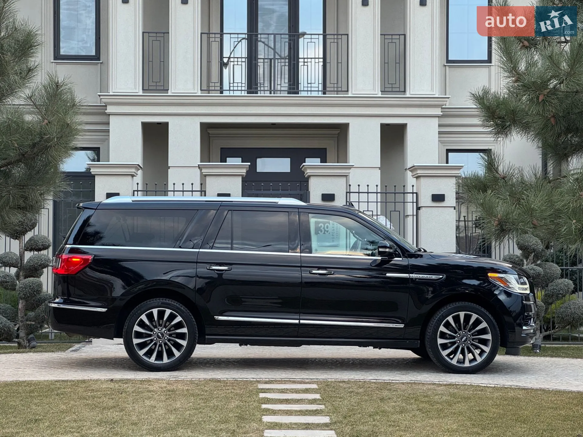 2017 Lincoln Navigator - мініатюра 18