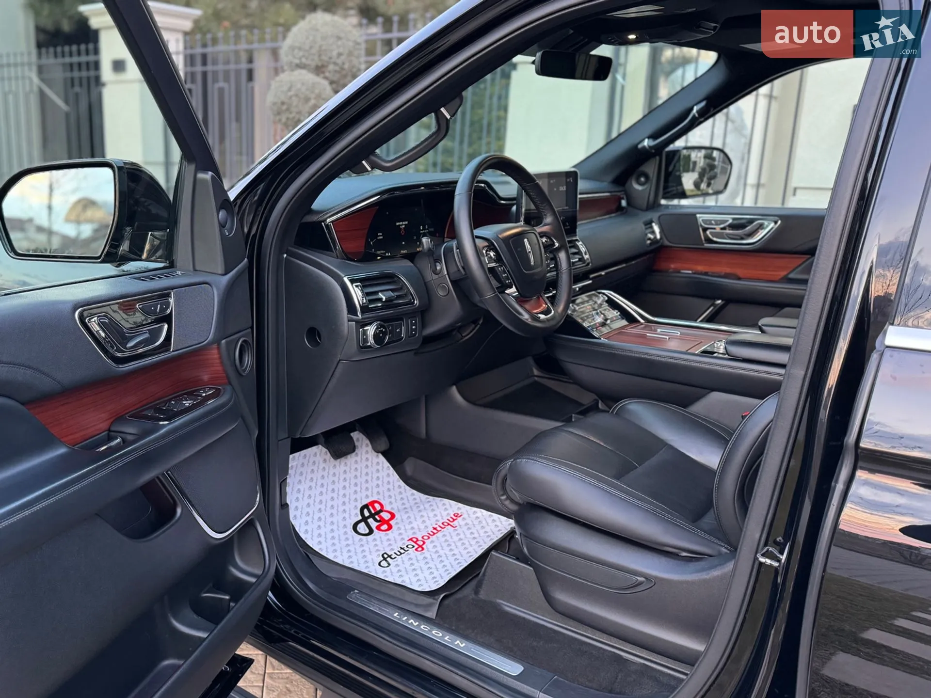 2017 Lincoln Navigator - мініатюра 21