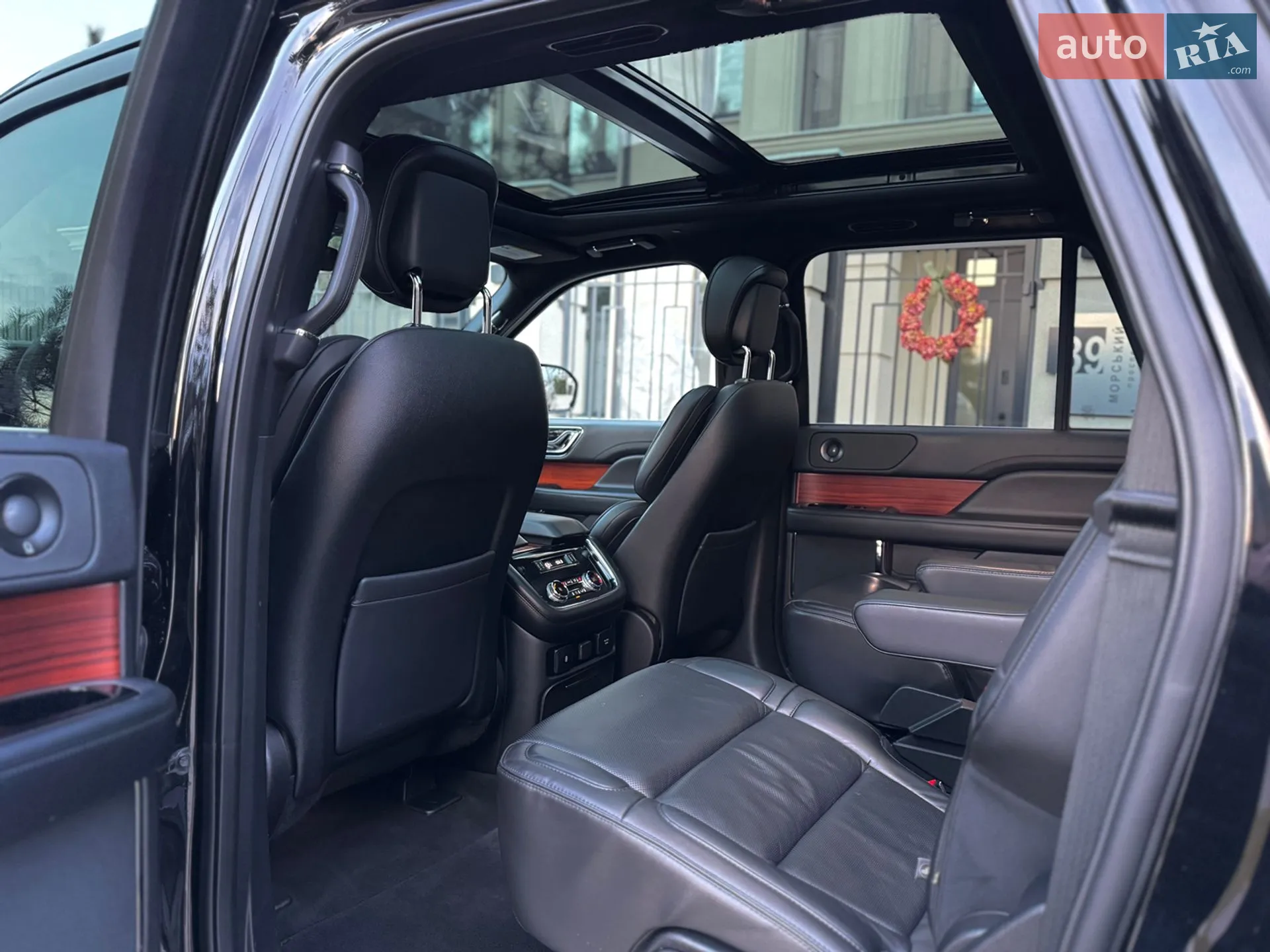 2017 Lincoln Navigator - мініатюра 27
