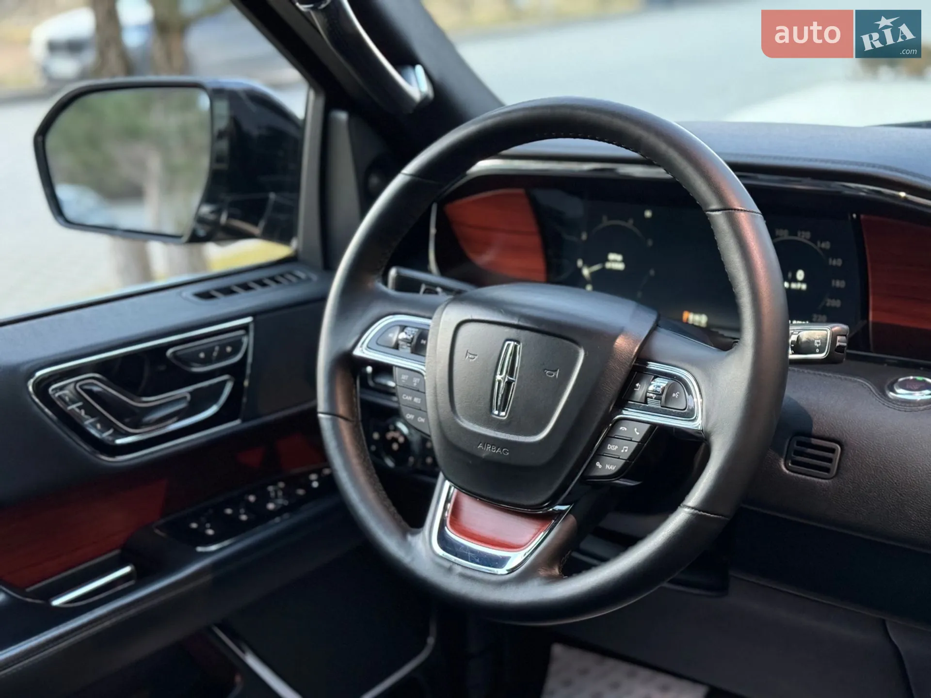 2017 Lincoln Navigator - мініатюра 39