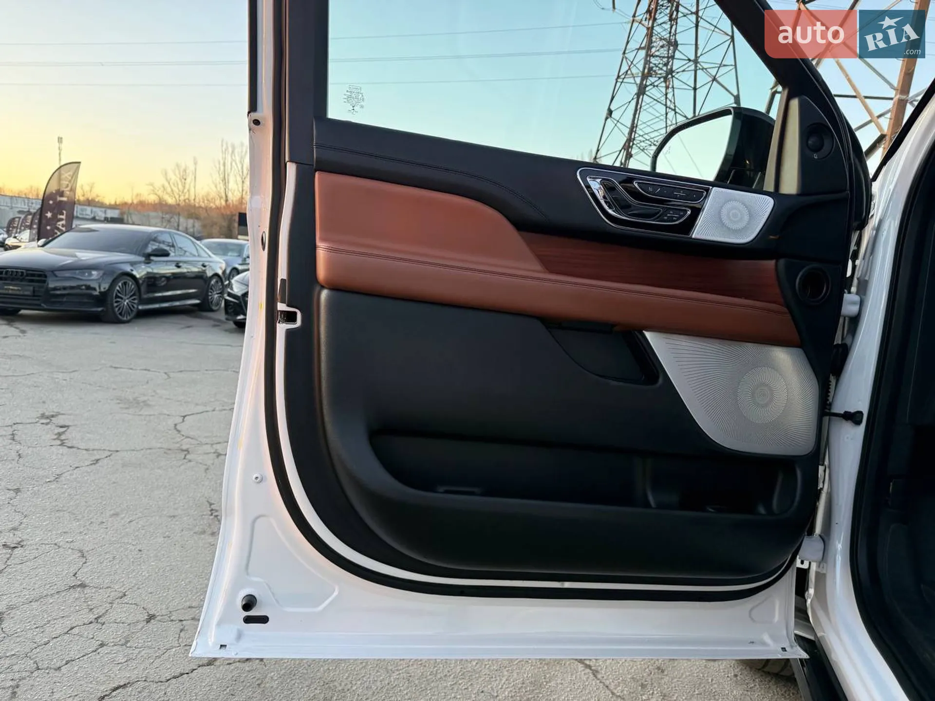 2018 Lincoln Navigator - мініатюра 17