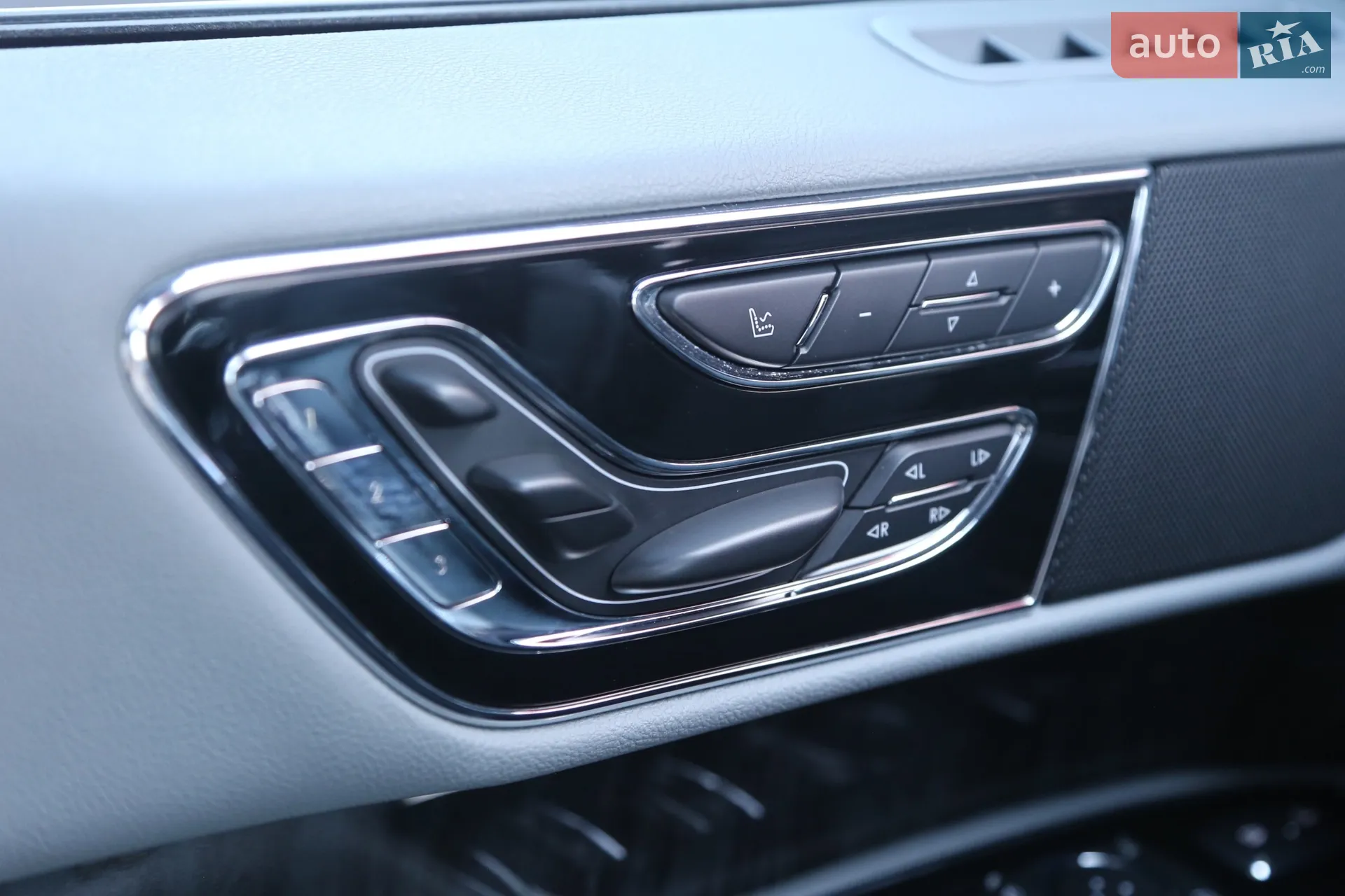 2019 Lincoln Navigator - мініатюра 17