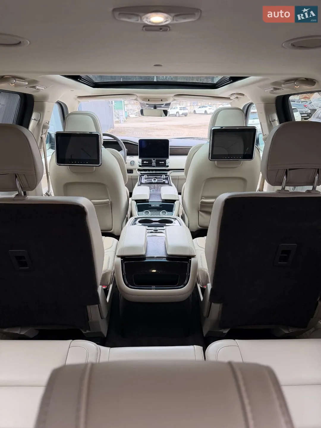 2018 Lincoln Navigator - мініатюра 12