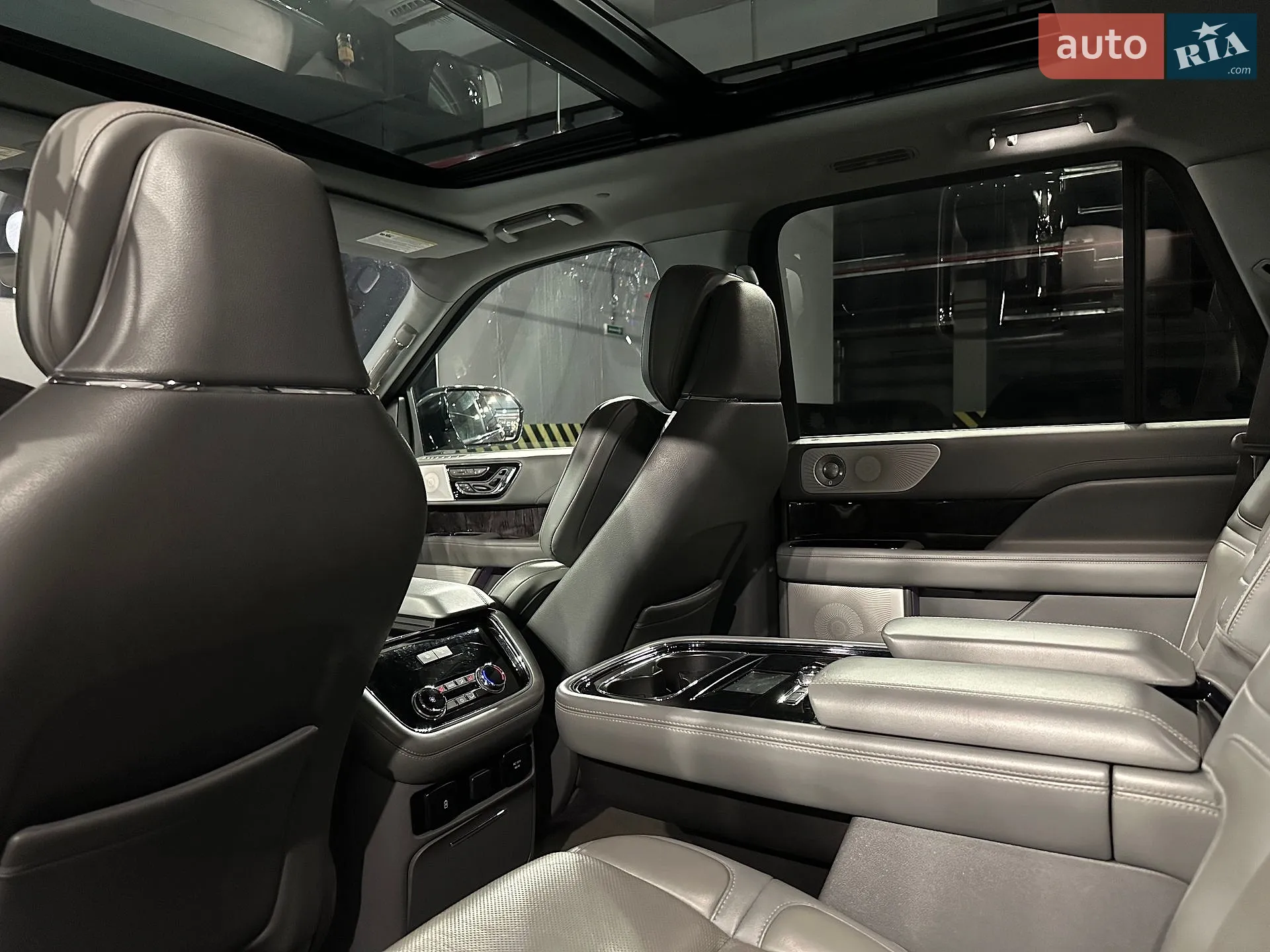 2018 Lincoln Navigator - мініатюра 10