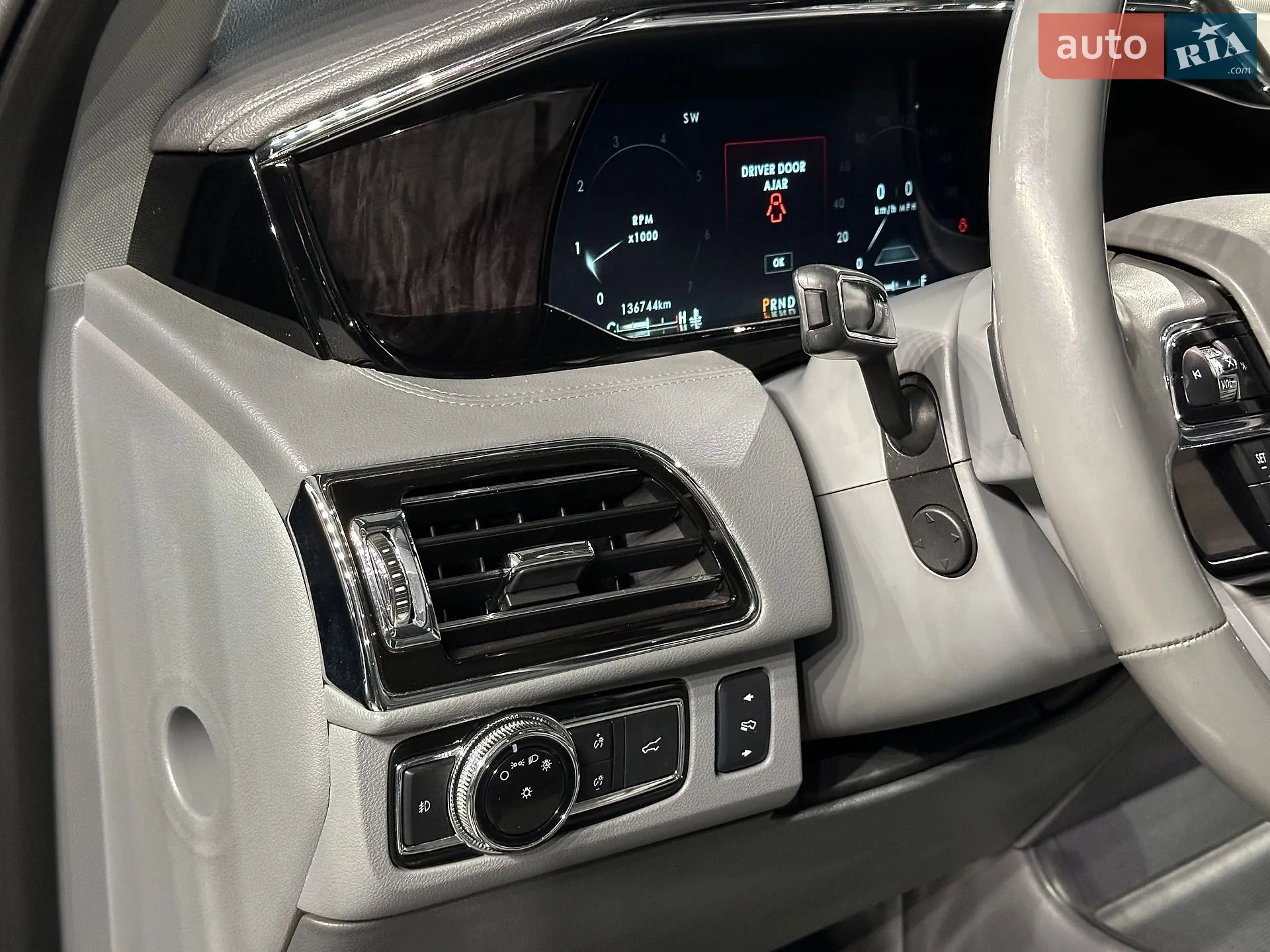 2018 Lincoln Navigator - мініатюра 18