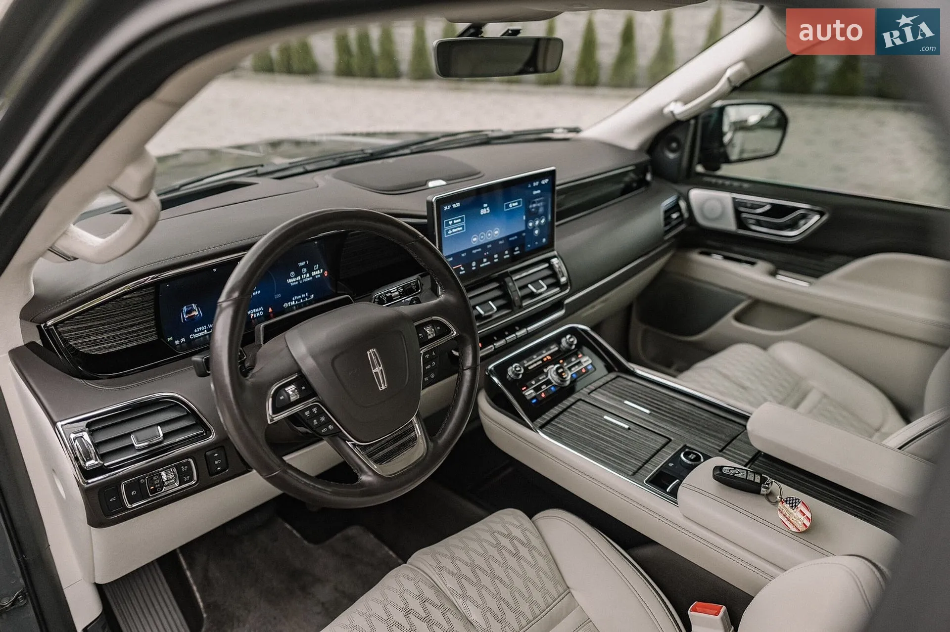 2022 Lincoln Navigator - мініатюра 31