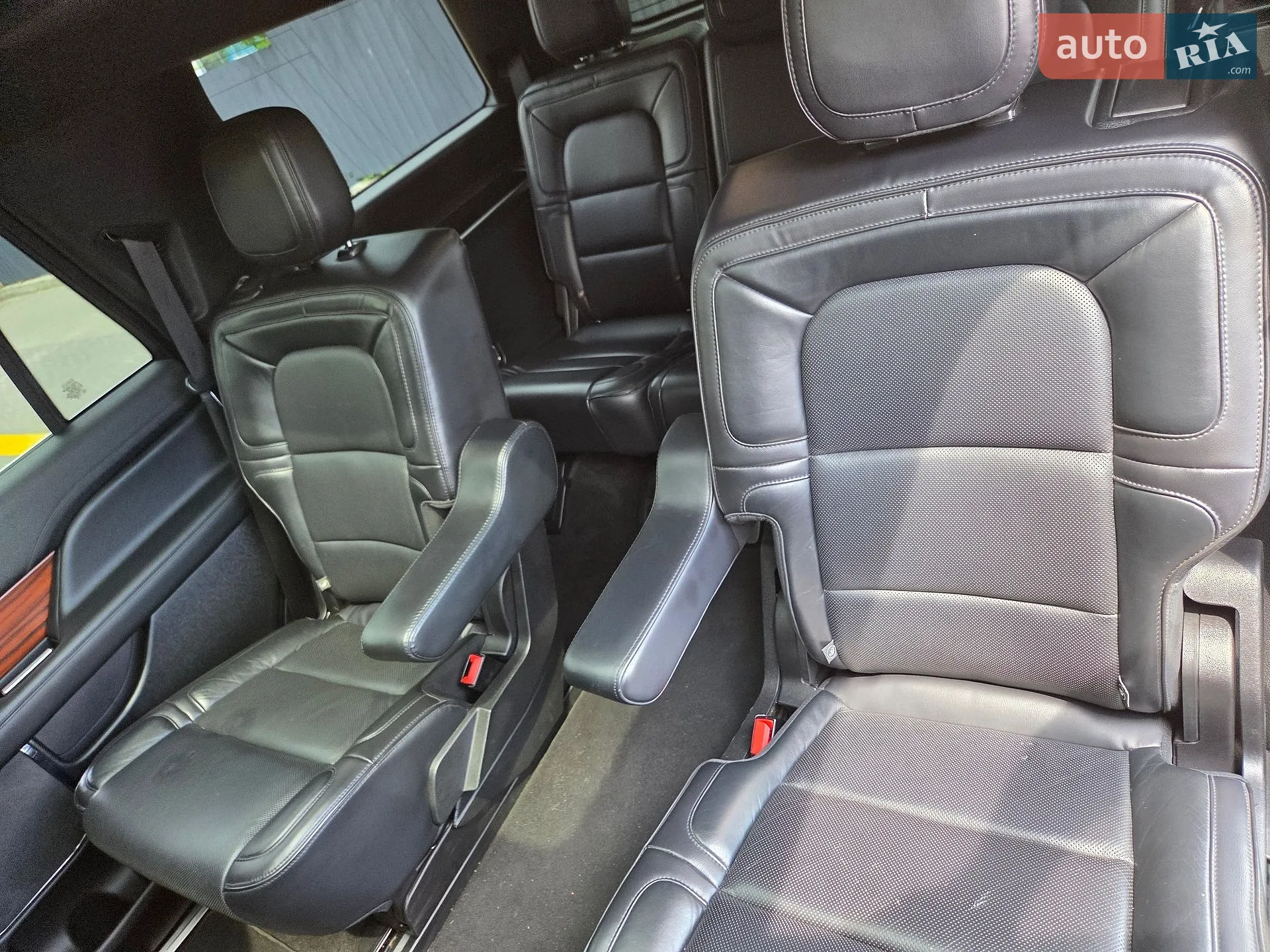 2019 Lincoln Navigator - мініатюра 17