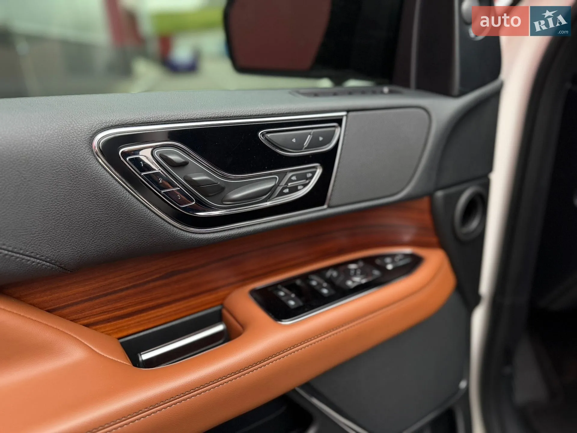2019 Lincoln Navigator - мініатюра 22
