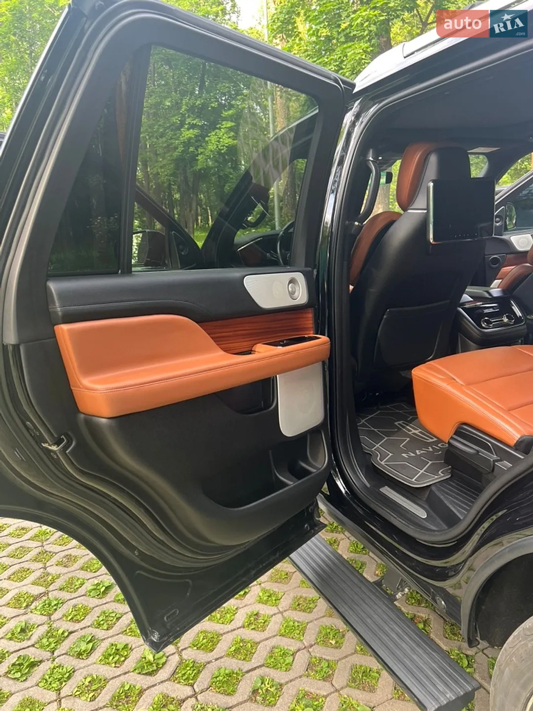 2019 Lincoln Navigator - мініатюра 47