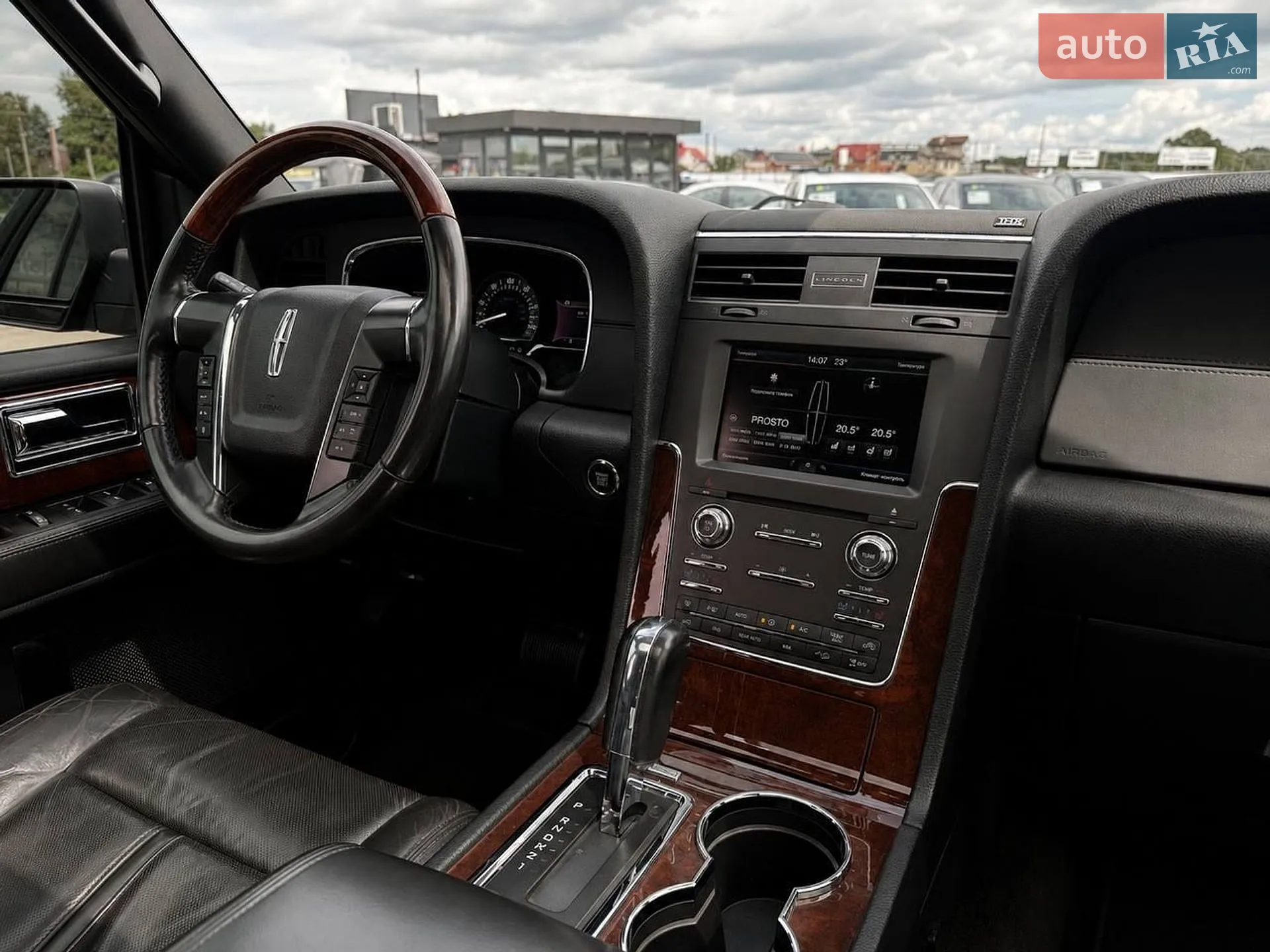 2014 Lincoln Navigator - мініатюра 11