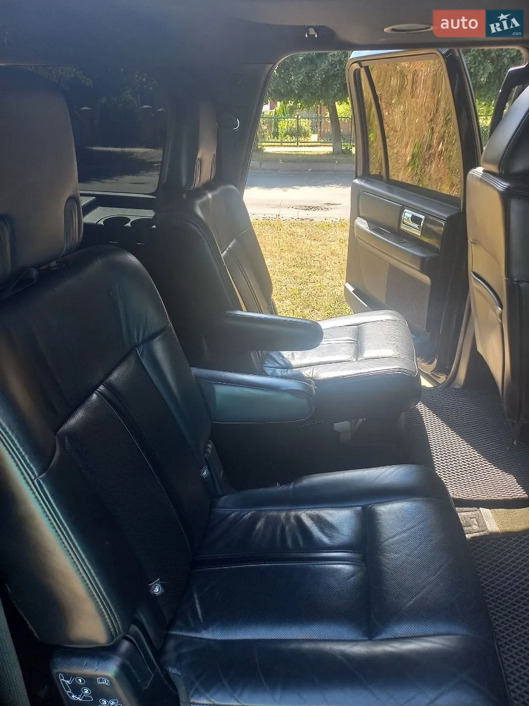 2016 Lincoln Navigator - мініатюра 4