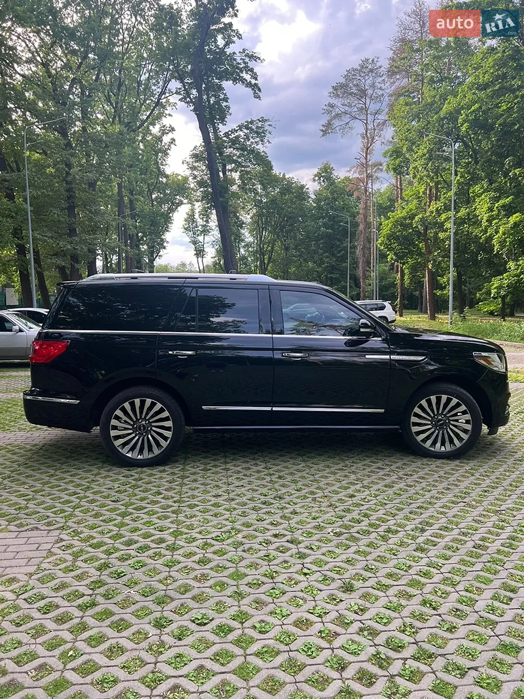 2019 Lincoln Navigator - мініатюра 21