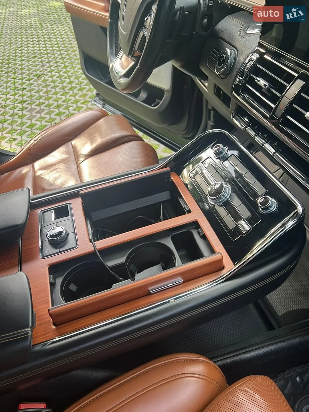 2019 Lincoln Navigator - мініатюра 34