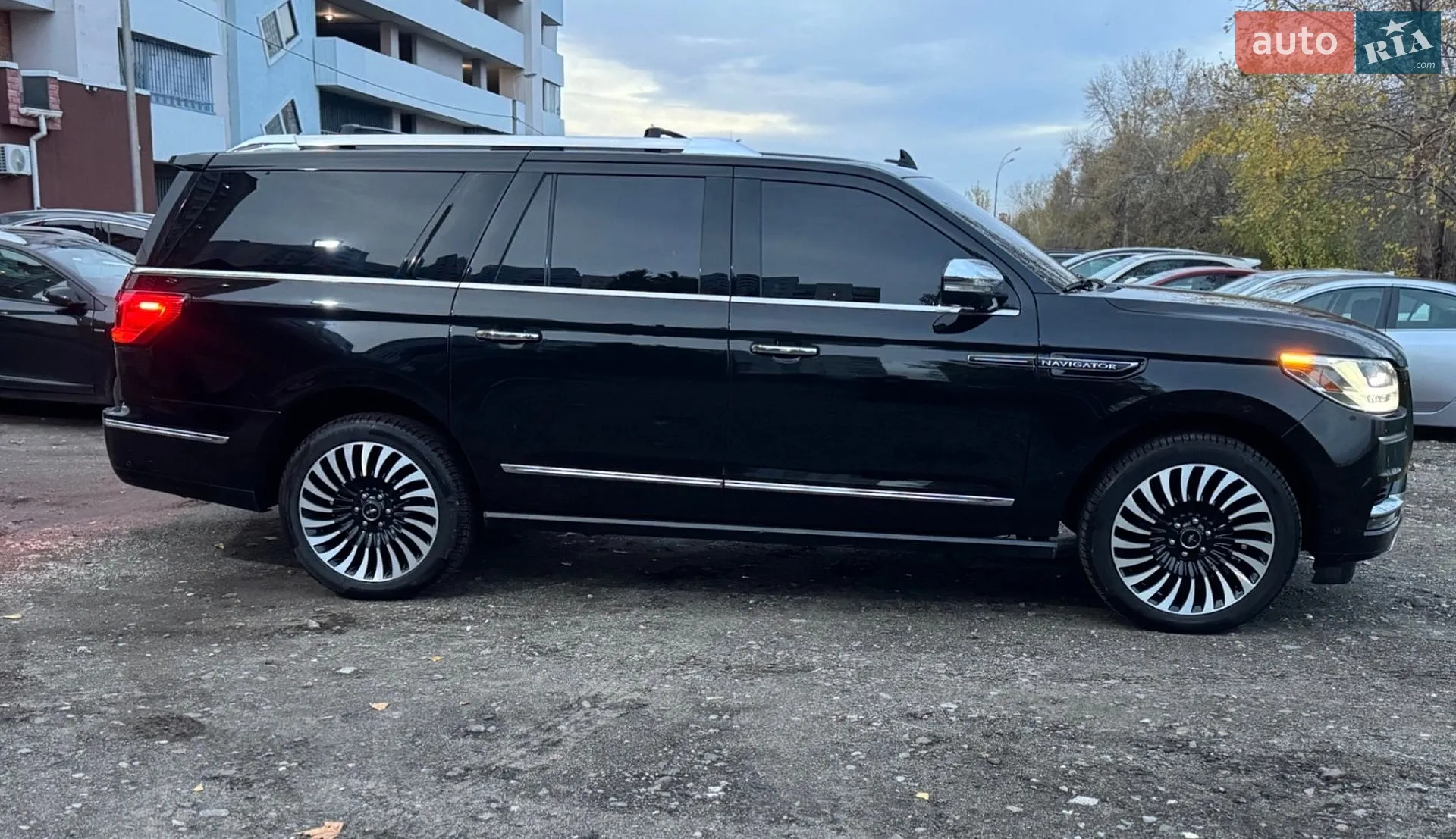 2018 Lincoln Navigator - мініатюра 12