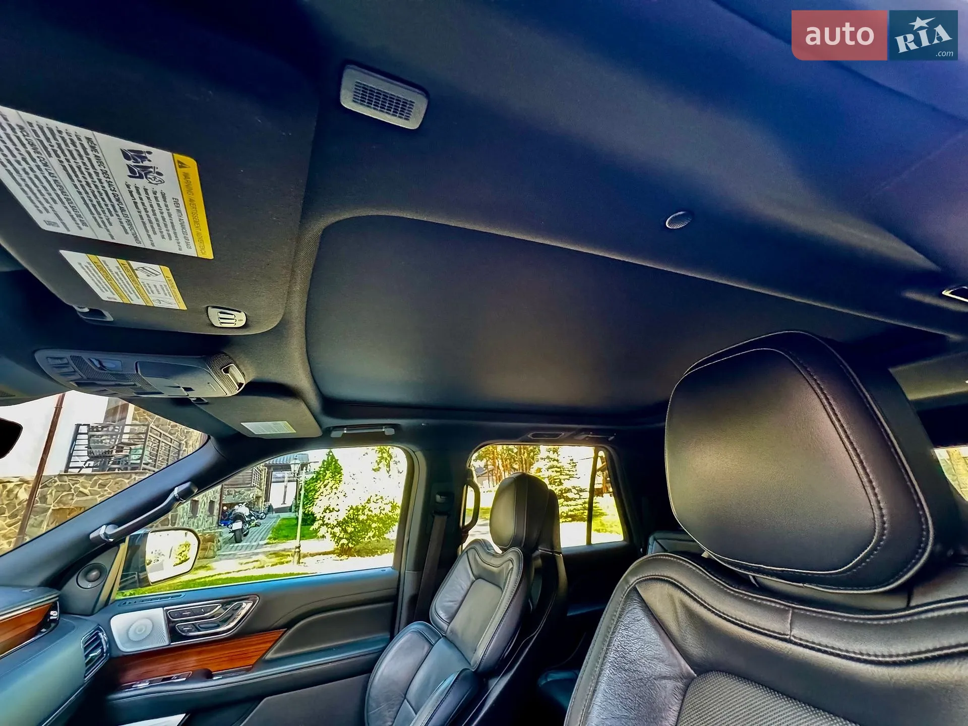 2018 Lincoln Navigator - мініатюра 12