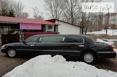 Лімузин Lincoln Town Car 1999 в Кременчуці