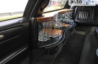 Лимузин Lincoln Town Car 2004 в Львове