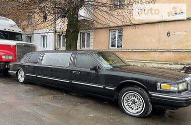 Лимузин Lincoln Town Car 1996 в 