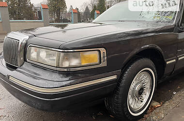 Лимузин Lincoln Town Car 1996 в 