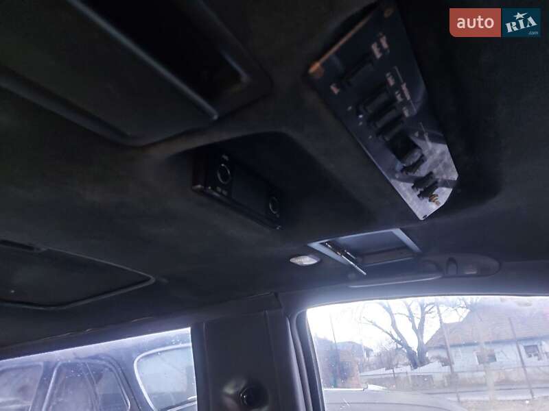 Лимузин Lincoln Town Car 2000 в Ужгороде