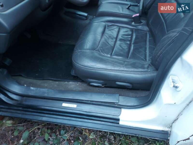 Лимузин Lincoln Town Car 2000 в Ужгороде