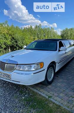 Лимузин Lincoln Town Car 1999 в Яворове