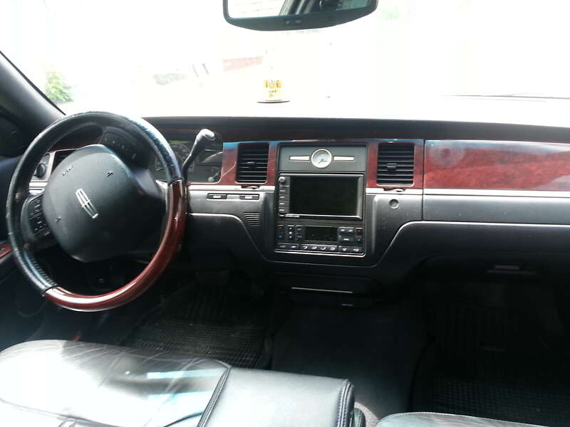 Седан Lincoln Town Car 2005 в Николаеве