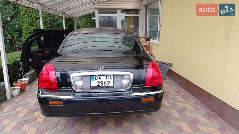 Седан Lincoln Town Car 2010 в Кропивницькому