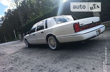 Седан Lincoln Town Car 1992 в Львові