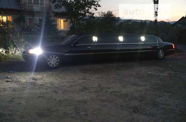 Лімузин Lincoln Town Car 2003 в Івано-Франківську