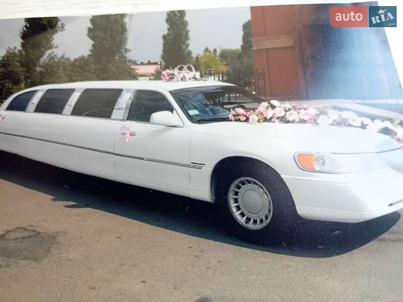 Лимузин Lincoln Town Car 1998 в Измаиле фото 2 Лимузин Lincoln Town Car 1998 в Измаиле