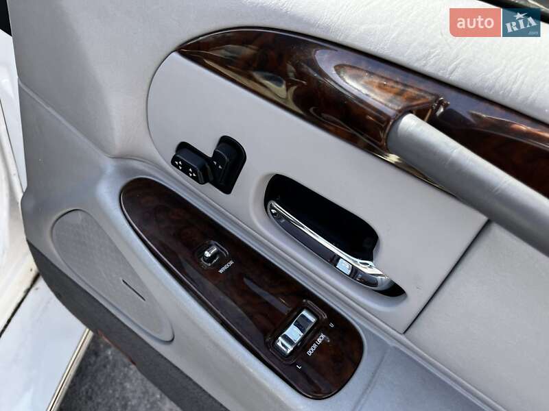 Седан Lincoln Town Car 1998 в Одессе