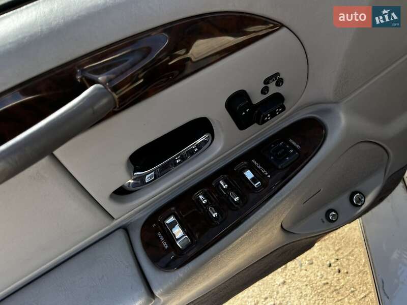 Седан Lincoln Town Car 1998 в Одессе